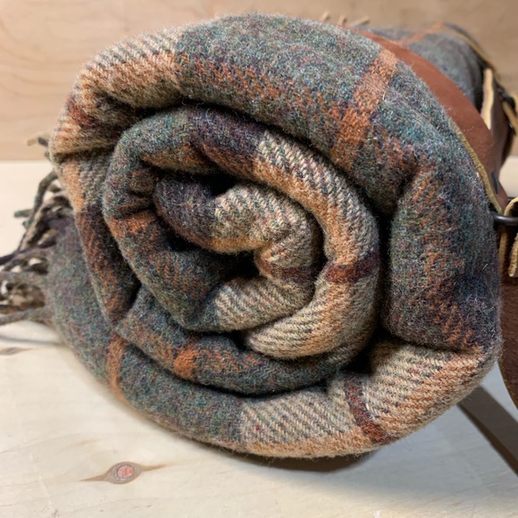 Vintage Pendleton Wool Throw Blanket with Leather Strap, Thomas Kay edition - Picture 2 of 9